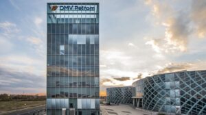 OMV Petrom îi jefuiește pe români! De ce nu scade prețul la pompă – 60m.ro