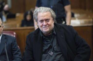 Steve Bannon: Ucraina riscă să devină „Vietnamul lui Trump”  – 60m.ro