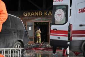 Hotel dintr-o stațiune de schi din Turcia, cuprins de flăcări. Cel puțin 66 de persoane au murit – FOTO / VIDEO