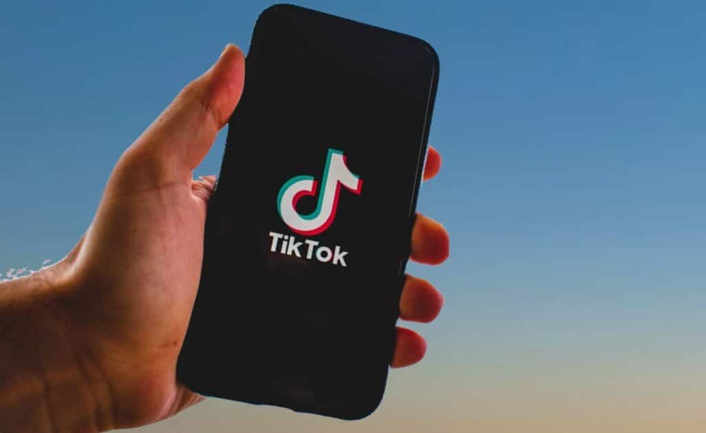S-a schimbat TikTok-ul în SUA? Americanii spun că se simt cenzuraţi, după ce platforma a fost închisă temporar
