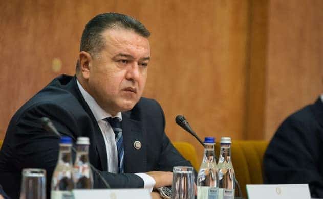 Din 1,3 milioane de bugetari, 700.000 sunt în administraţii. „A devenit un aparat mult prea stufos ca economia să-l poată susţine” – 60m.ro