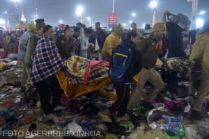 Busculadă mortală la Maha Kumbh Mela, cea mai mare adunare religioasă din lume. Cadavre, haine și bagaje, împrăștiate pe jos – FOTO