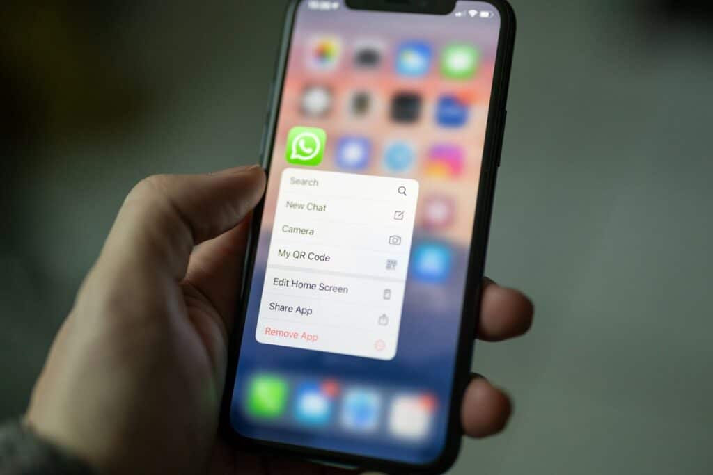 Un oficial Meta recunoaște că zeci de utilizatori WhatsApp, inclusiv jurnaliști, au fost spionați printr-un program al companiei israeliene Paragon
