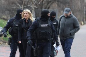 Soții Ciorbă – Vicol, ridicați și duși la audieri – 60m.ro