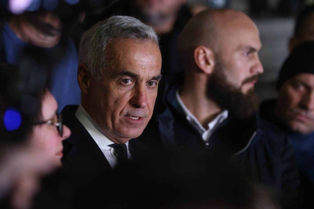 Mesajul în engleză a lui Călin Georgescu pe rețeaua de socializare X: „Victorie pentru poporul român – Klaus Iohannis a demisionat! Acum, este timpul să revenim la „statul de drept” – reluăm turul 2 al alegerilor!” – 60m.ro