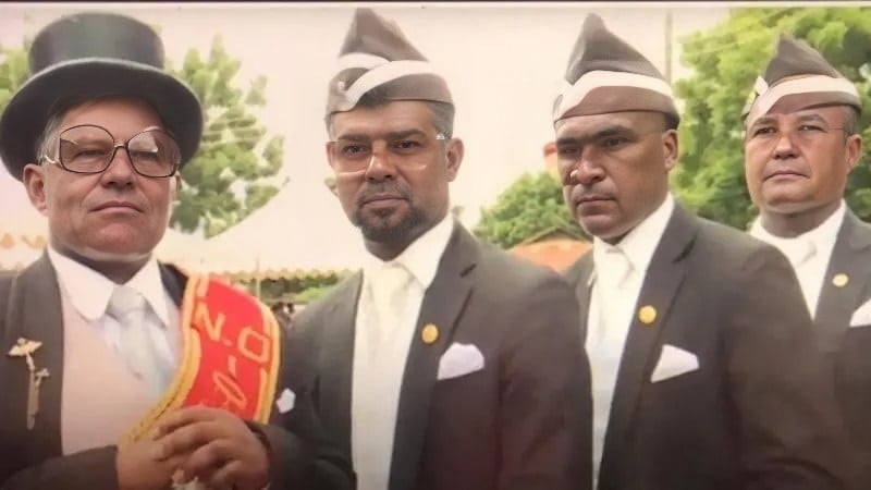 Demisia trântorului Iohannis, în presa internațională: ”Rolul său în anularea alegerilor a dus la o puternică furie populară” – 60m.ro