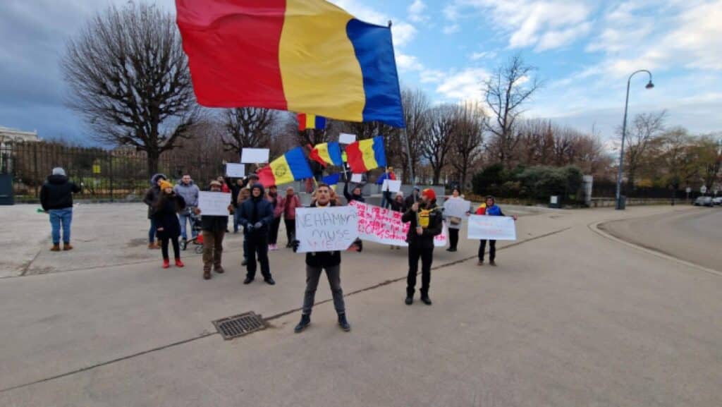 O primă victorie pentru românii plecați în străinătate: Guvernul adoptă norme de protecție a muncitorilor migranți