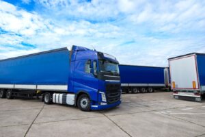 Român prins în Franța cu aproape jumătate de tonă de cocaină ascunsă în camion. Susținea că transportă cosmetice