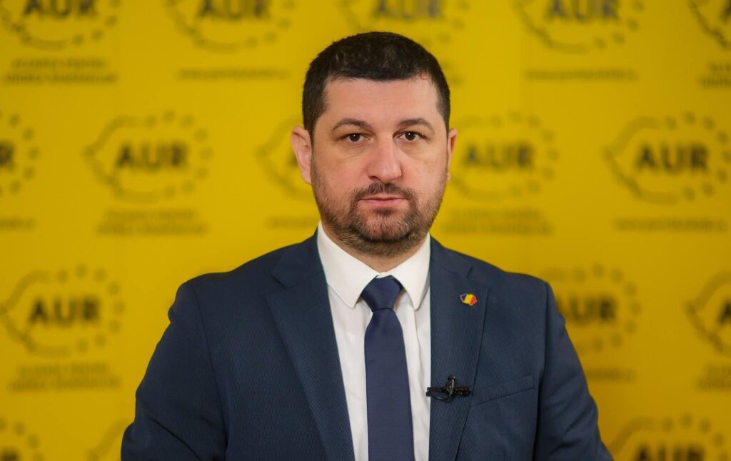 Marius Lulea (AUR): România, țară de mâna a doua în jocurile marilor puteri. Sunteți penibili: premierul coboară pisici din copaci, iar „președintele” se întâlnește cu „oamenii de afaceri” care se plâng după ce au susținut lovitura de stat! – 60m.ro