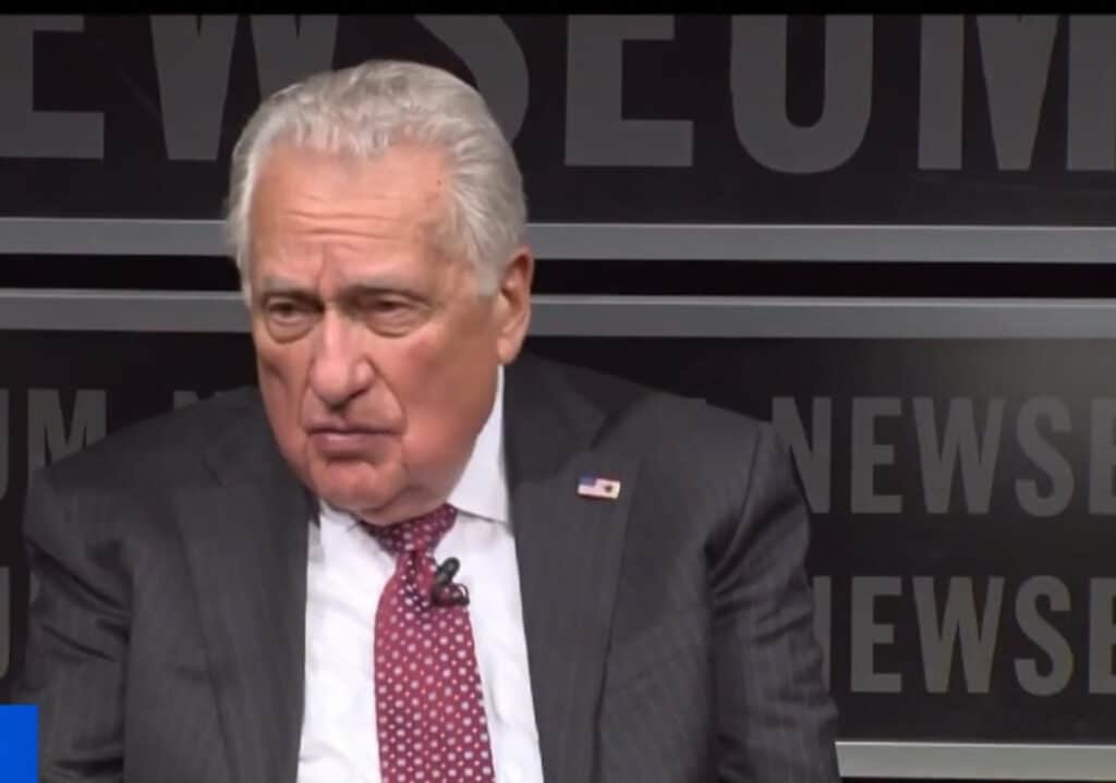 A murit agentul care a sărit în spatele limuzinei preşedintelui american Kennedy pentru a-l salva