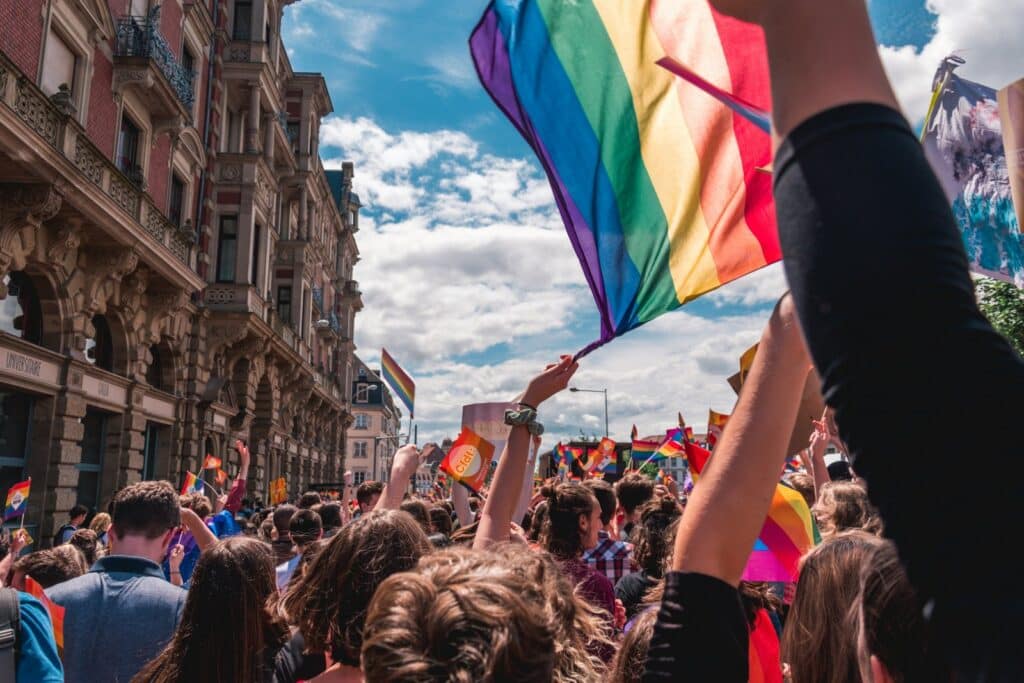 Controversă în Ungaria: Guvernul vrea să interzică parada LGBTQ+ pe străzi
