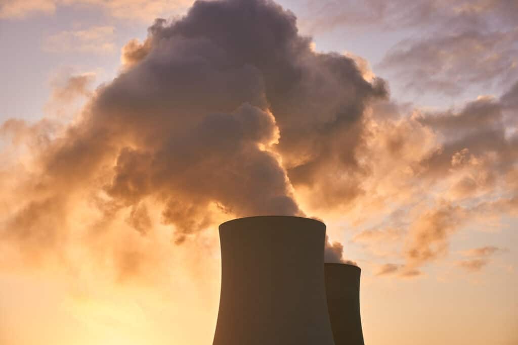 Italia revine la centralele nucleare pentru a face față costurilor mari la energie