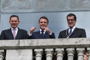 Macron le cere europenilor să renunțe la „vasalizarea fericită față de SUA”