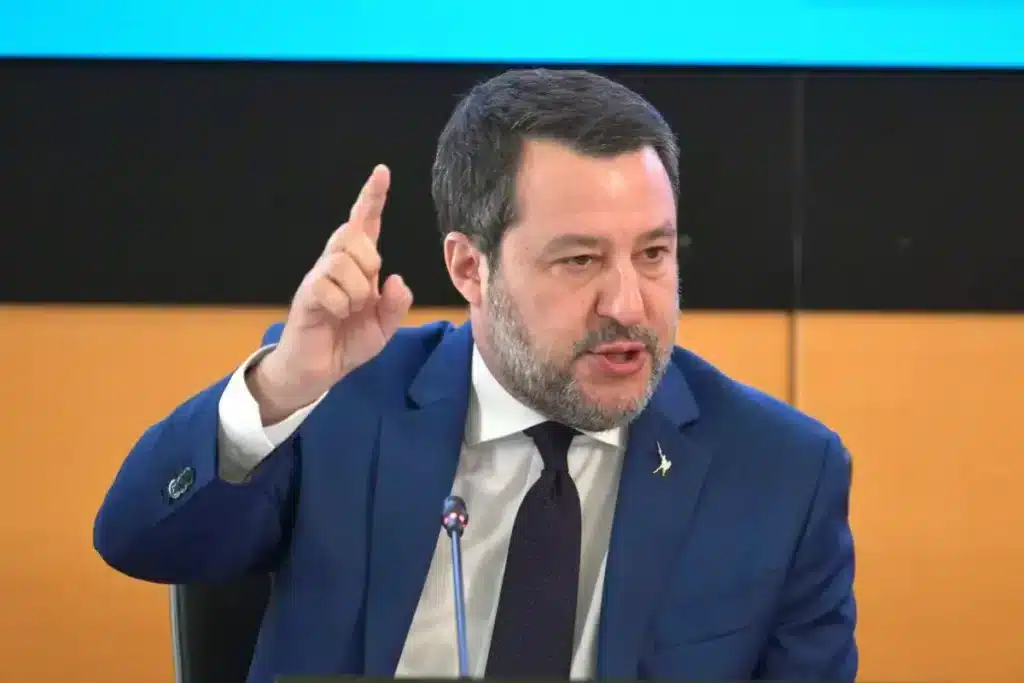 Vicepremierul Italiei, Matteo Salvini: „Sunt alături de Călin Georgescu; în România s-a dat o palmă în stil sovietic voinţei poporului, libertăţii de gândire şi de exprimare” – 60m.ro