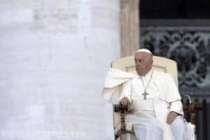 Starea de sănătate a Papei Francisc rămâne stabilă. Pontiful transmite un mesaj audio