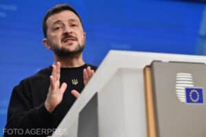 Zelenski şi-a cerut scuze ironic că nu este „la costum” la o ceremonie din Kiev