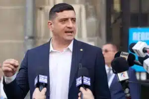 George Simion: BEC este o pagină neagră a democraţiei noastre firave – 60m.ro