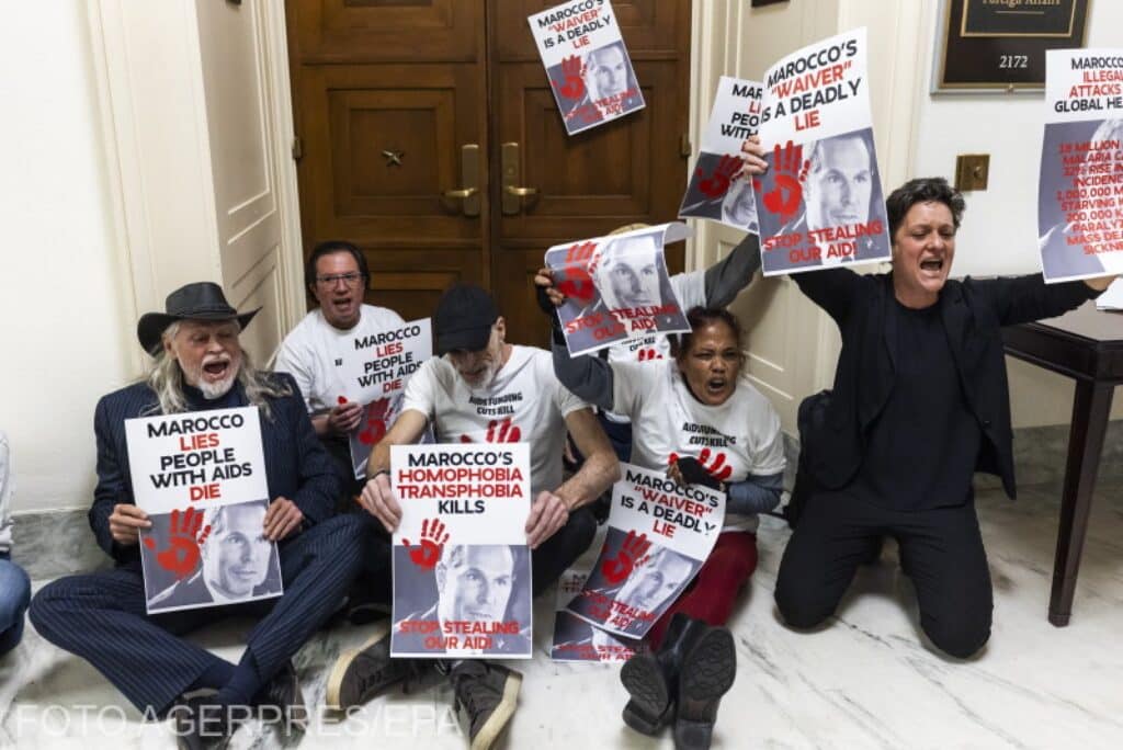 Un oficial USAID le cere angajaților rămași să distrugă și să ardă toate documentele