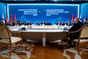 Un război de aproape 40 de ani, pe picior de încheiere. Armenia și Azerbaidjan au semnat un acord de pace