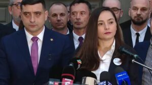 Anamaria Gavrilă și-a depus candidatura la BEC, însoțită de George Simion: „Această candidatură e una de conjunctură. Nu recunoaștem aceste alegeri ca fiind legitime” – 60m.ro