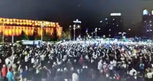 Mitingul USR a eșuat. Câteva sute de persoane sub steagul multicolor – 60m.ro