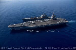 Rebelii houthi au încercat marea cu sarea: Au atacat un portavion american