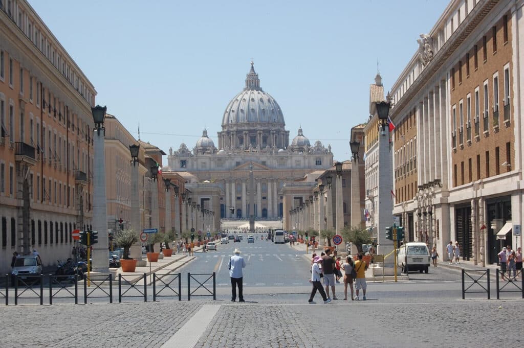Înșelătorie cu vacanțe la Roma. Escrocii au păcălit 200 de turiști, din conturile cărora au dispărut peste 600.000 de euro