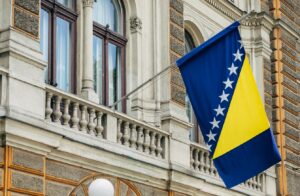 Directorul poliției de stat bosniace își dă demisia, în contextul crizei instituționale din țară