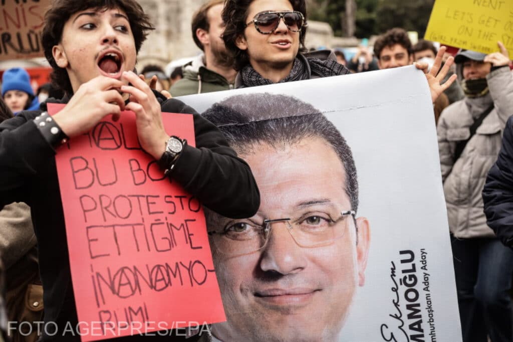 ”Noapte a democraţiei” în Turcia: 300.000 de oameni au ieșit pe străzile din Istanbul pentru a protesta față de arestarea lui Ekrem Imamoglu
