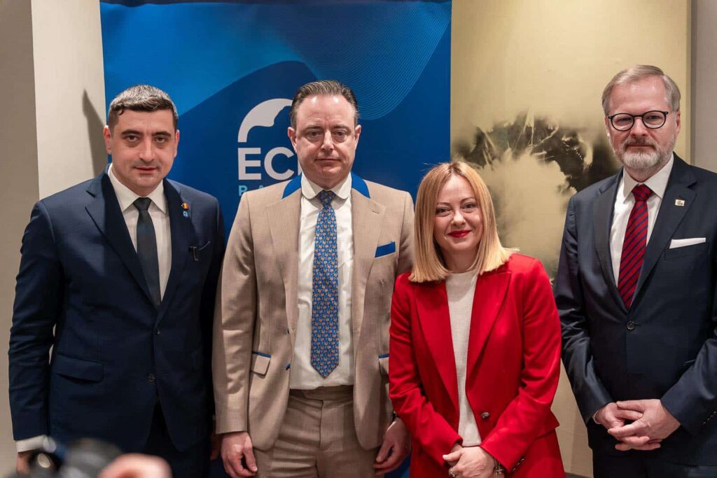 Suveraniștii europeni s-au reunit în România: decizii cruciale. Simion: Suntem mai aproape ca niciodată ca România să fie liberă, ca România să fie suverană – 60m.ro