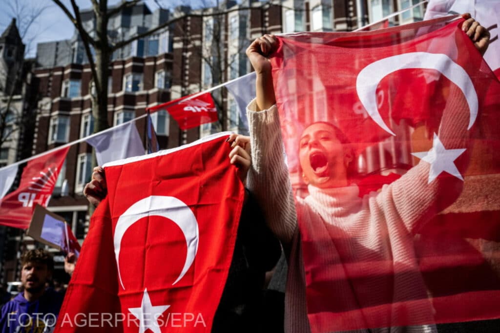Proteste masive la Istanbul împotriva închiderii primarului Ekrem Imamoglu, rivalul lui Erdogan, cele mai mari din Turcia din ultimii 10 ani