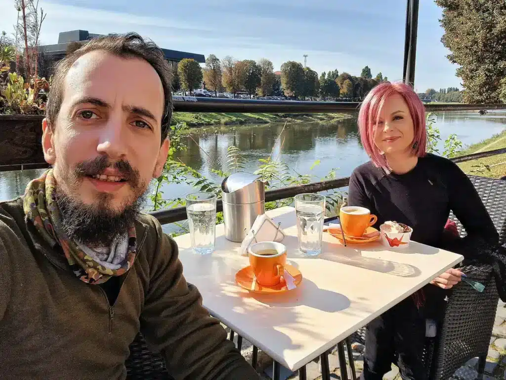 Un userist care spunea că este „analist militar” în războiul din Ucraina a încasat ilegal bani pentru transportul din Brașov – 60m.ro