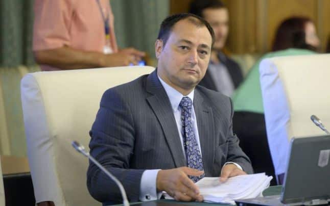 Mirel Palada: „Un popor care pune mai presus interesele castorilor decât ale oamenilor merită să dispară, românii îşi merită soarta; daţi eventual la francezi mina de la Praid” – 60m.ro