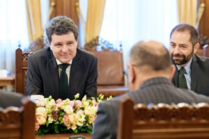 Echipa lui Nicușor ia în considerare oprirea finanțării Catedralei Mântuirii Neamului. Pensiile speciale rămân – 60m.ro