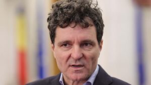 Nicușor Dan sfidează Constituția: Refuzul de a desemna un premier aruncă România în criză politică – 60m.ro