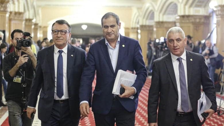 15.000 de incompetenți puși de partide în consiliile de administrație. Așa arată jaful organizat care duce România în faliment – 60m.ro