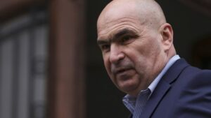 Bolojan vorbește de reforme, dar la Aeronautică directorul refuză să aplice legea și să emită avize – 60m.ro