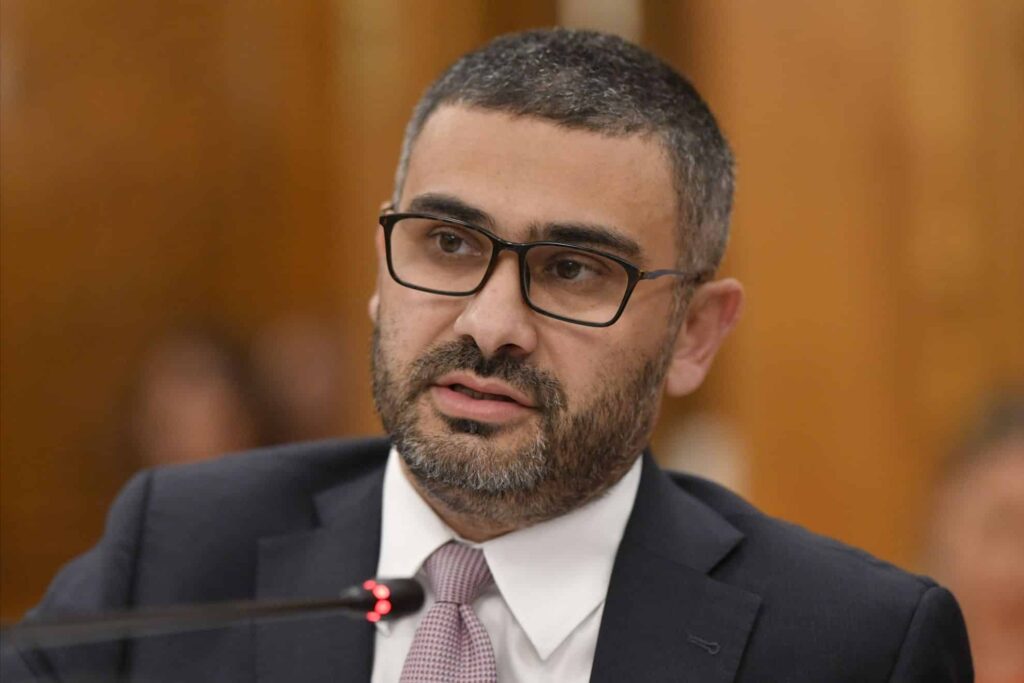 Proști în funcții publice! Ministrul Muncii a descoperit un pericol la adresa bugetului României – persoanele cu dizabilități – 60m.ro