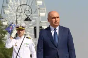 De ce l-au huiduit românii pe Bolojan la Constanța – 60m.ro