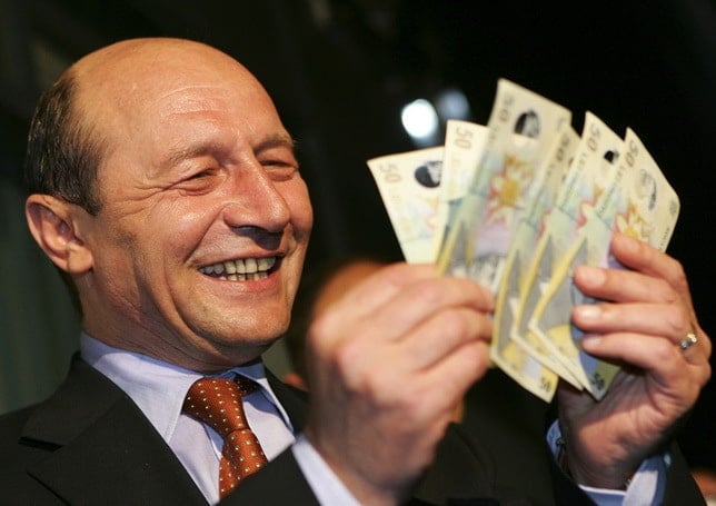Epava securistă Băsescu, scoasă de la naftalină de mafia sistemului – 60m.ro
