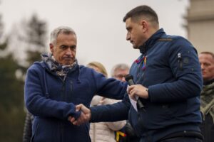 George Simion, reacție dură după punerea sub acuzare a lui Călin Georgescu: „Trăim într-un stat polițienesc” – 60m.ro