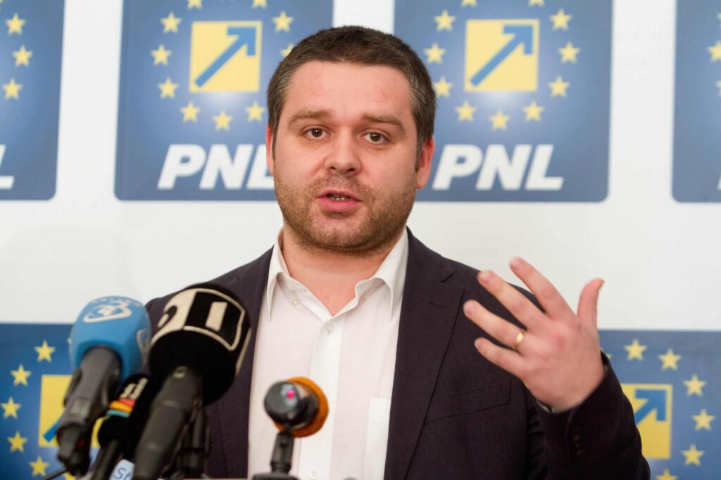 Mafia liberală, deranjată de presă! Ciprian Ciucu fuge din conferința de presă, după o dispută cu un jurnalist. Înregistrarea, ștearsă de pe pagina oficială a partidului – 60m.ro