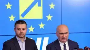 FOTO: Bucureștenii îl acuză pe Ciprian Ciucu de legături cu clanurile interlope și mafia imobiliară: “Primarul care a fericit clanurile din Sectorul 6” – 60m.ro