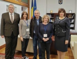 f6ec5143-77ff-4bef-addc-d911650947f8