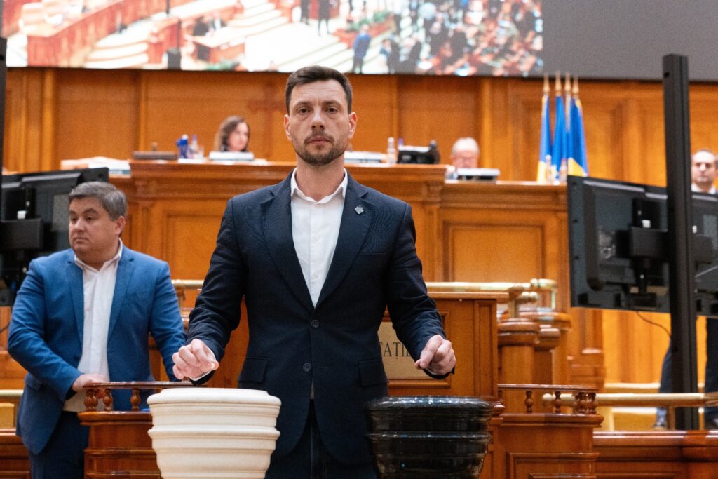 Silviu Oancea, deputat AUR: 22 decembrie 1989 rămâne o rană deschisă și, în același timp, un reper profund al istoriei noastre – 60m.ro