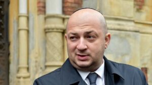 Viață de nabab pe banii românilor: Vexler Silviu încasează lunar 40.000 de lei – 60m.ro