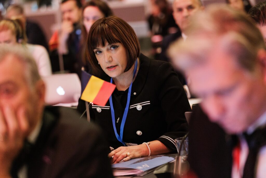 d03a55e0-a649-4c49-9289-f1199893edc0