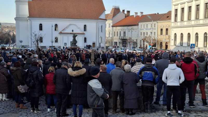 Proteste la Odorheiul Secuiesc și Miercurea Ciuc împotriva majorării taxelor şi impozitelor. Lozinci împotriva UDMR și a guvernului – 60m.ro