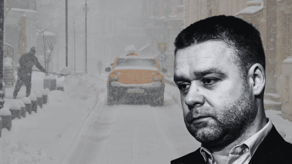 Ciucu, luat prin surprindere de iarnă. Bulevardele s-au transformat în pârtii de schi, iar utilajele sunt invizibile – 60m.ro