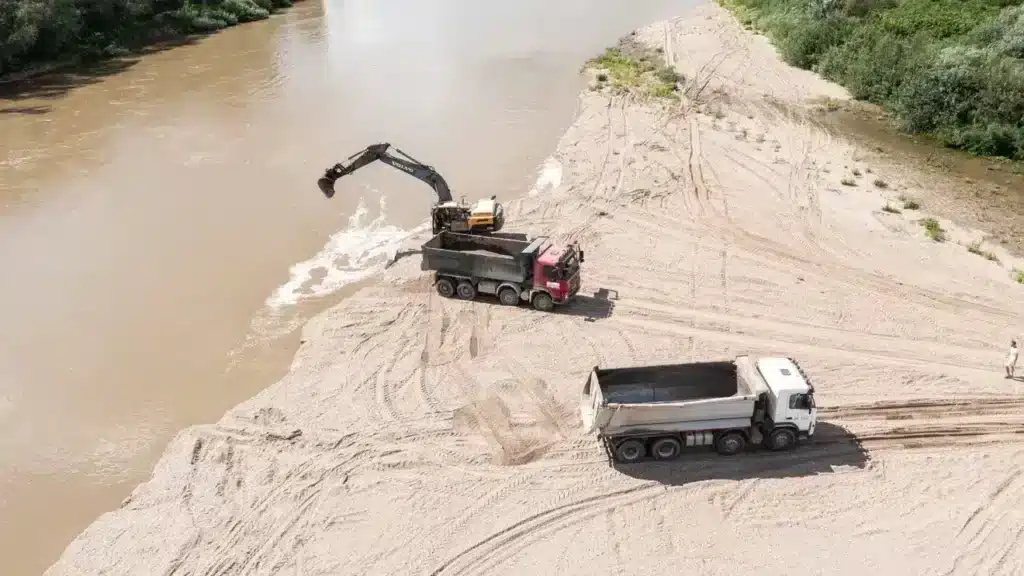 Jaf național / balastierile ilegale! Râuri exploatate sub paravanul unor „iazuri piscicole” – 60m.ro